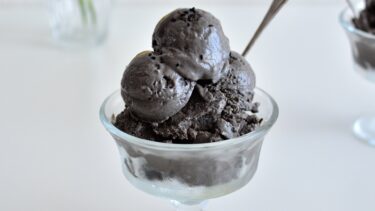 【簡単！ヘルシー！】豆腐を使った黒ごまアイスクリーム